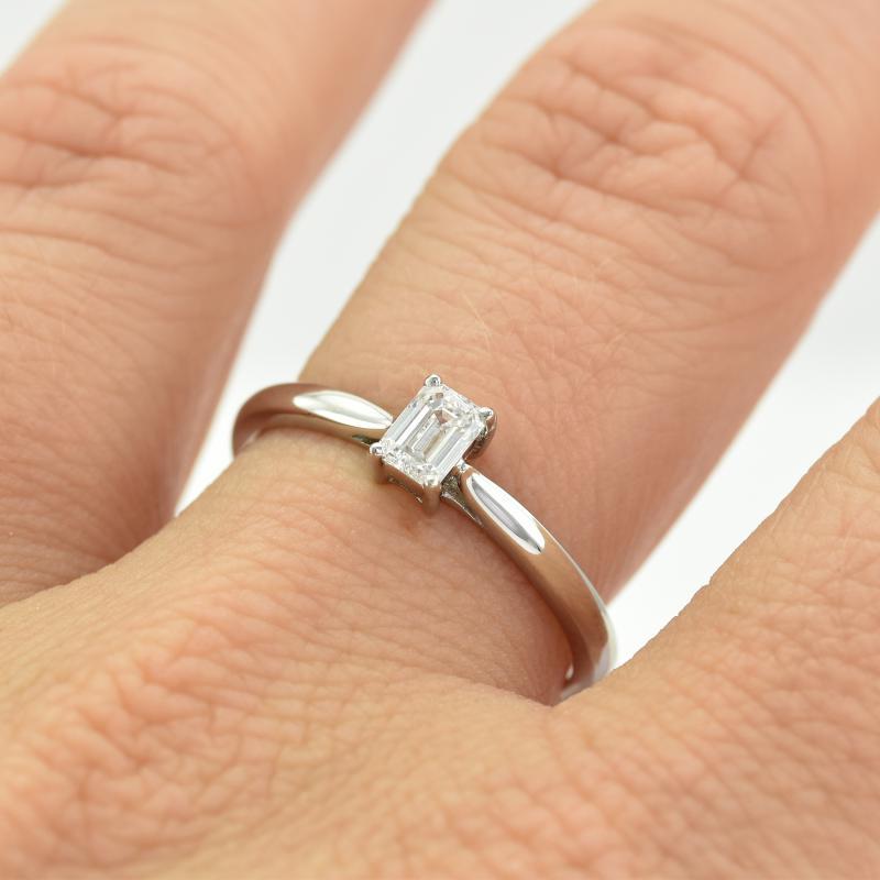 Zásnubný diamantový prsteň 12743
