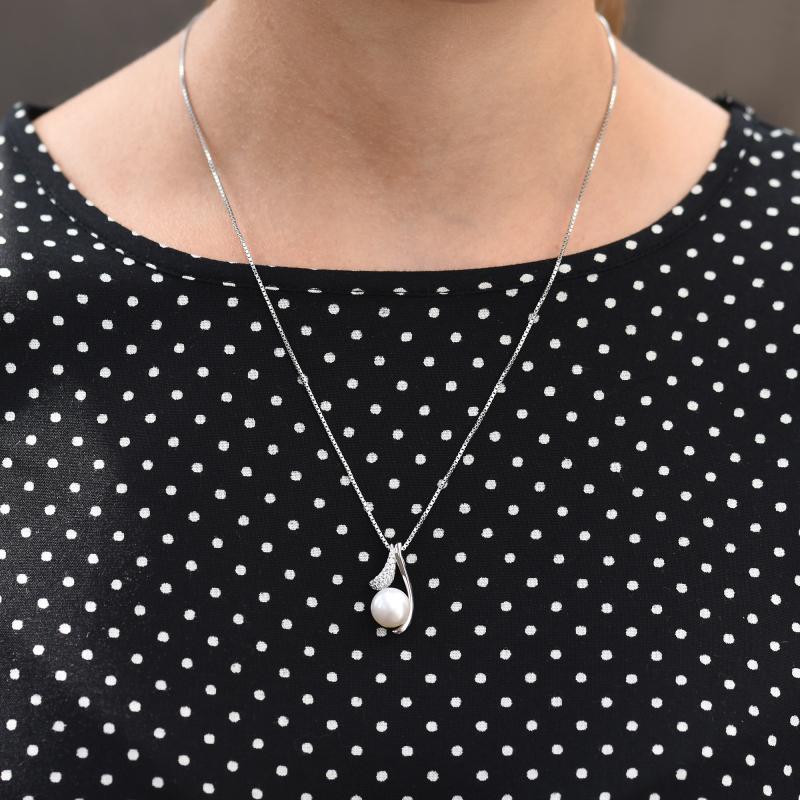 Strieborný perlový náhrdelník 17483