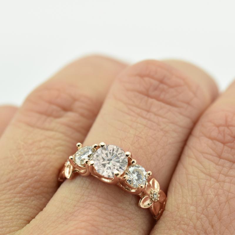 Kvetinový zásnubný prsteň s diamantmi 22743