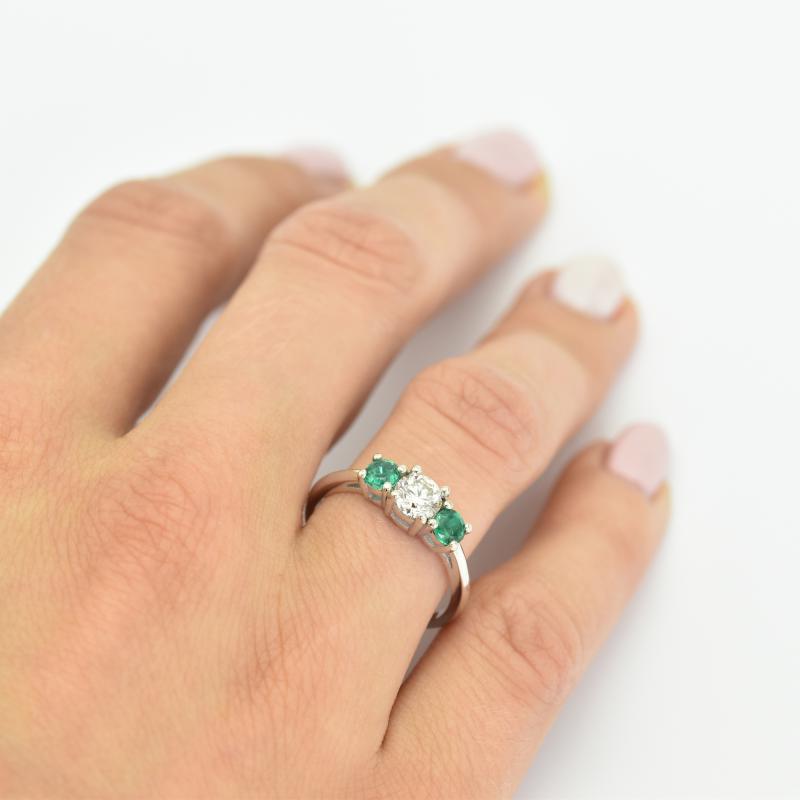 Zásnubný prsteň so smaragdmi 23973