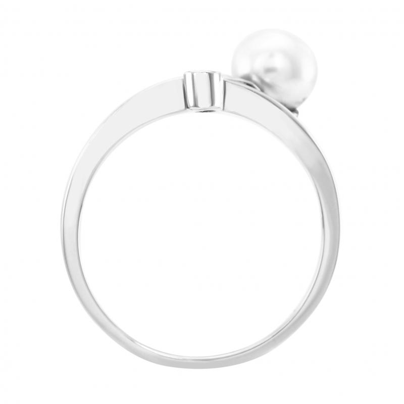 Perlový zásnubný prsteň s diamantom