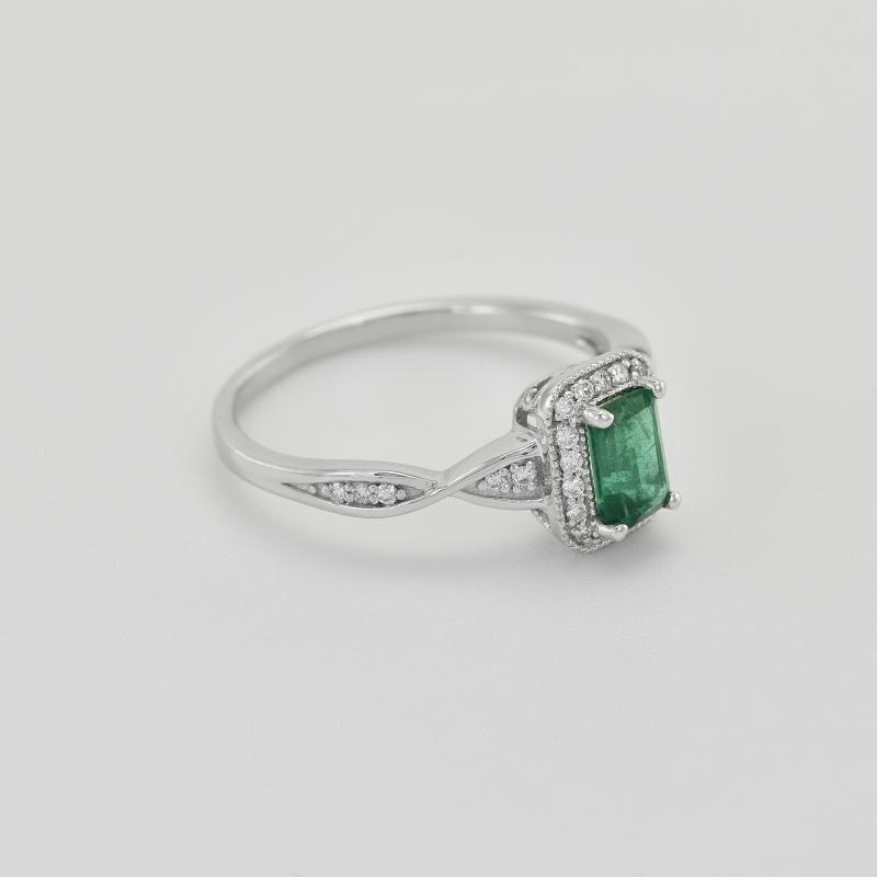 Elegantný smaragdový zlatý prsteň