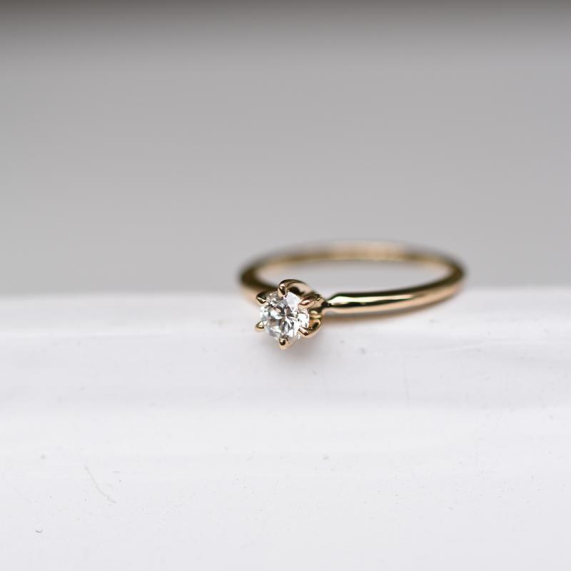 Diamantový zlatý zásnubný prsteň 49003