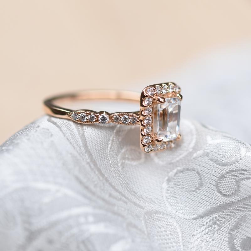 Zásnubný prsteň s diamantom v halo štýle 49613
