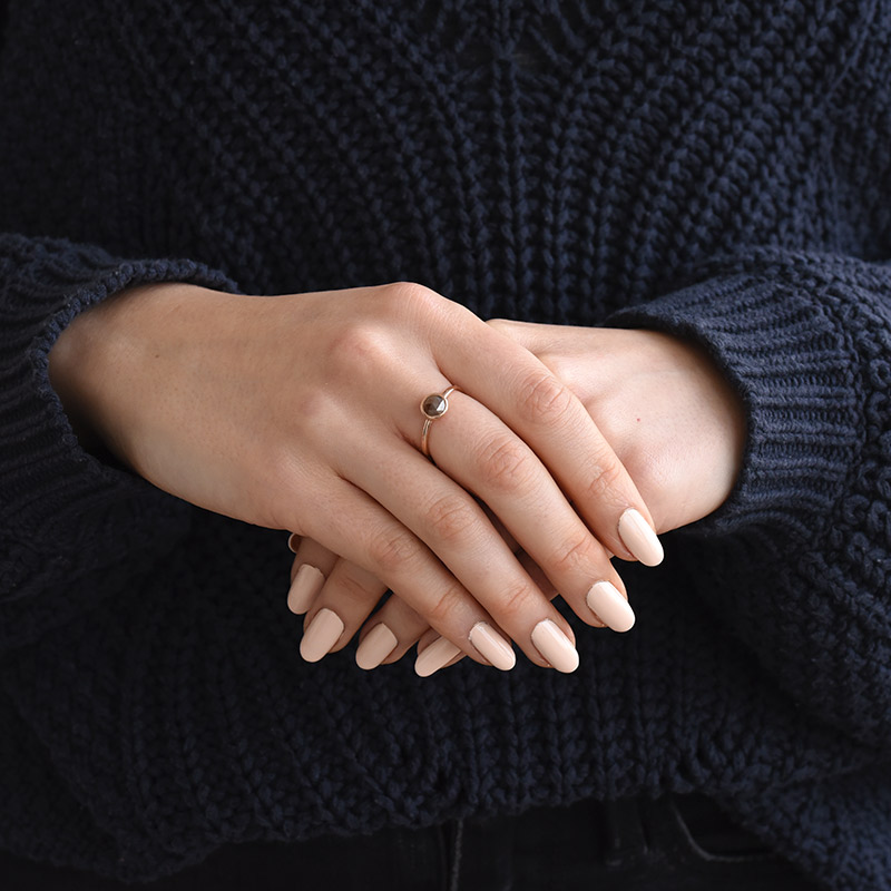 Minimalistický prsteň s hnedým diamantom 74683