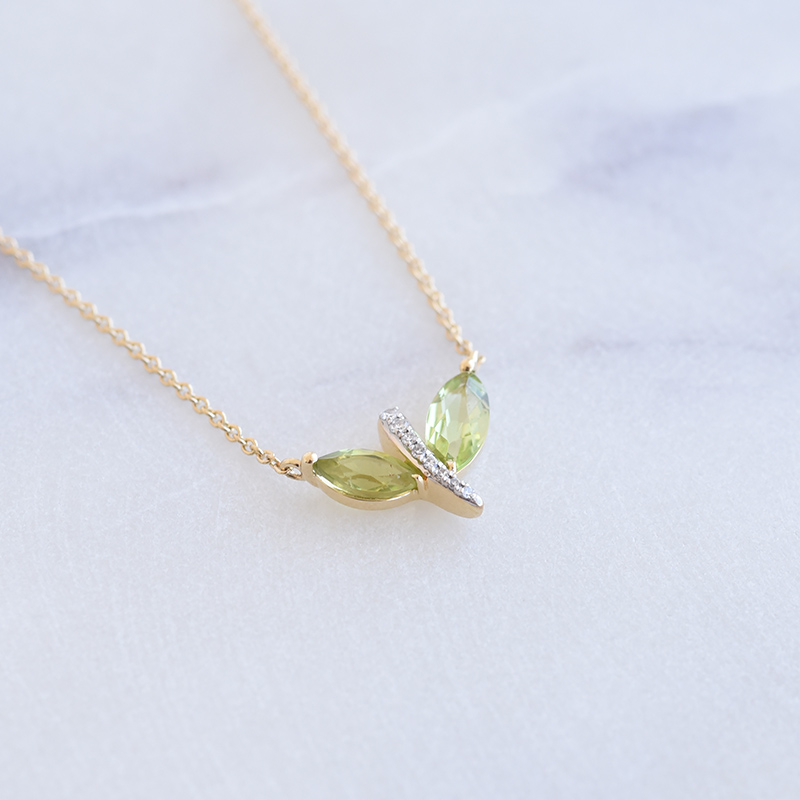 Elegantný náhrdelník so zelenými ametystmi a diamantmi 87073