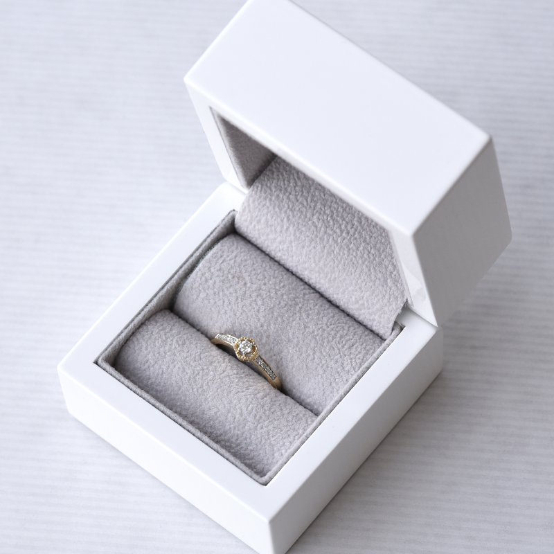 Zásnubný prsteň s diamantom zo zlata 90533