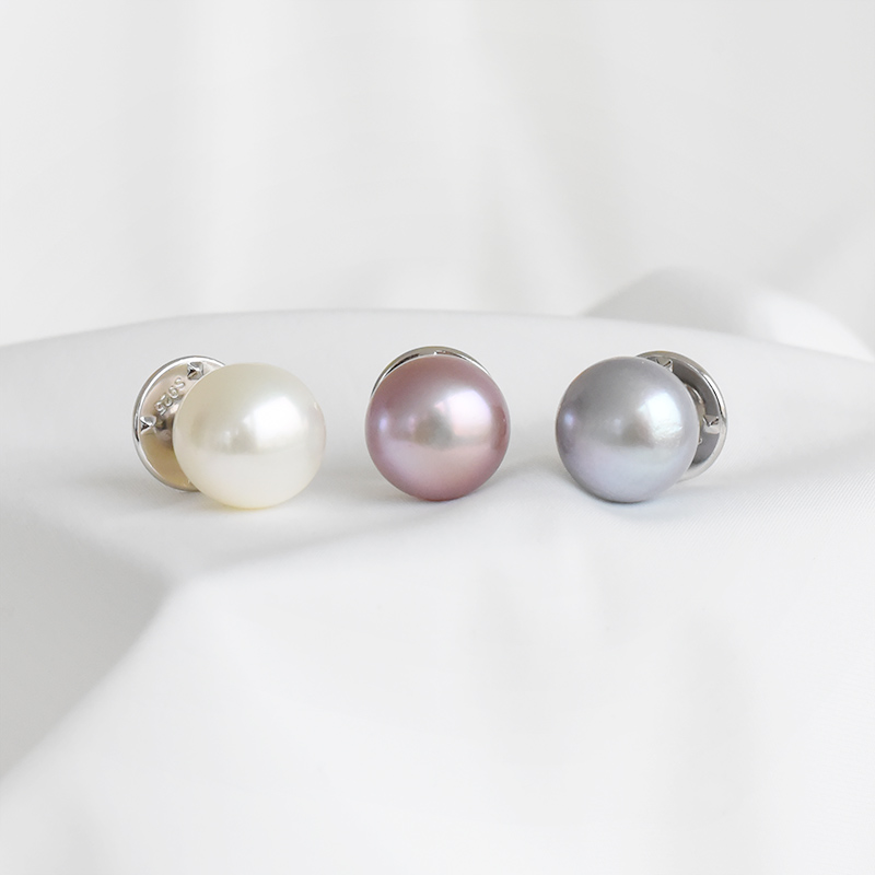 Minimalistická brošňa s perlami 91403