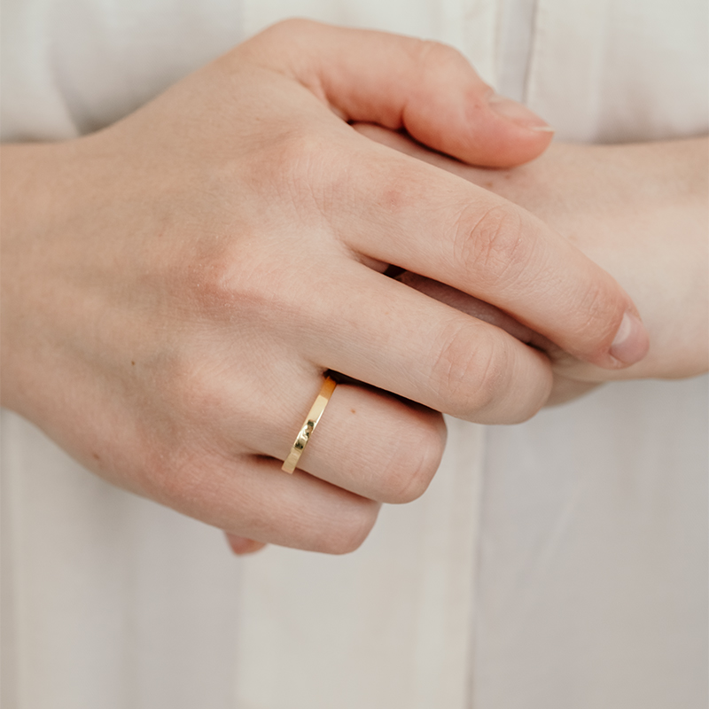 Ploché svadobné prstene zo zlata Azra 120924