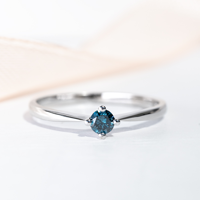 Zásnubný prsteň s modrým diamantom Carrey 125364