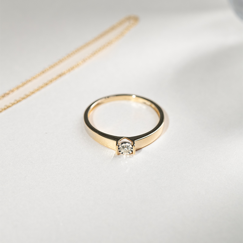 Elegantný zlatý prsteň s diamantom Sierra 131314