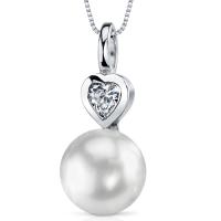 Strieborný náhrdelník s bielou perlou Nyomi