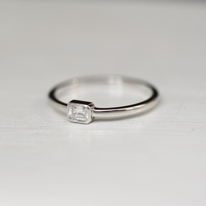 Zásnubný prsteň s baguette diamantom 27714