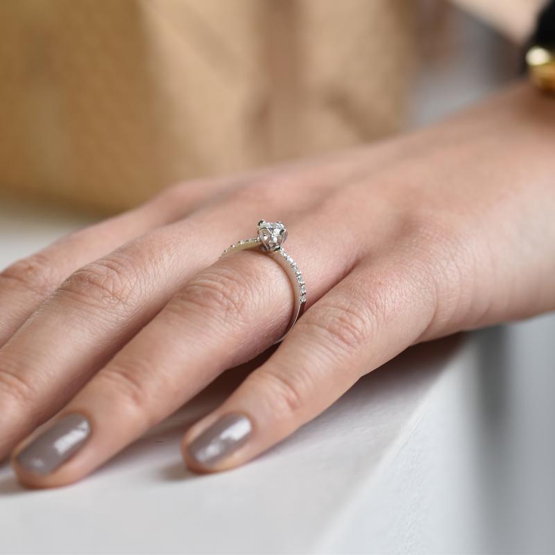 Diamantový zásnubný prsteň s motívom nekonečna 42004