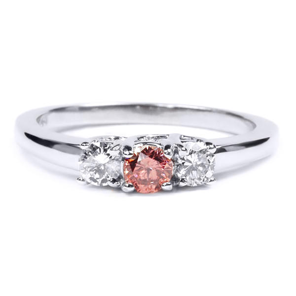 Prsteň s ružovým diamantom 