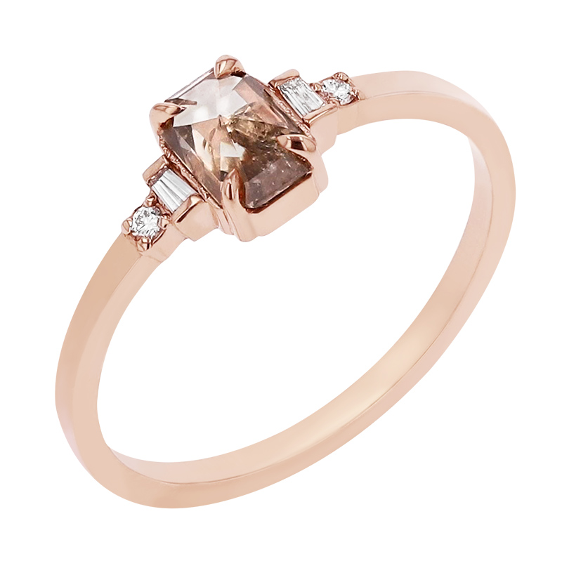 Zlatý prsteň s růžovým diamantem a postranními ČGL diamantmi