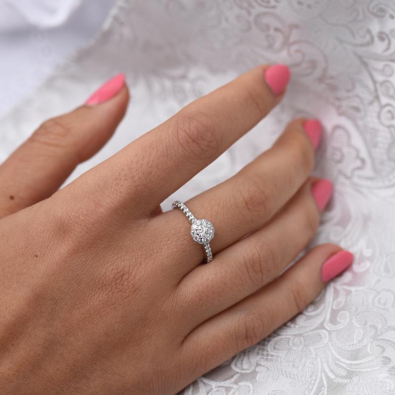 Zlatý halo zásnubný prsteň s diamantovým kvetom