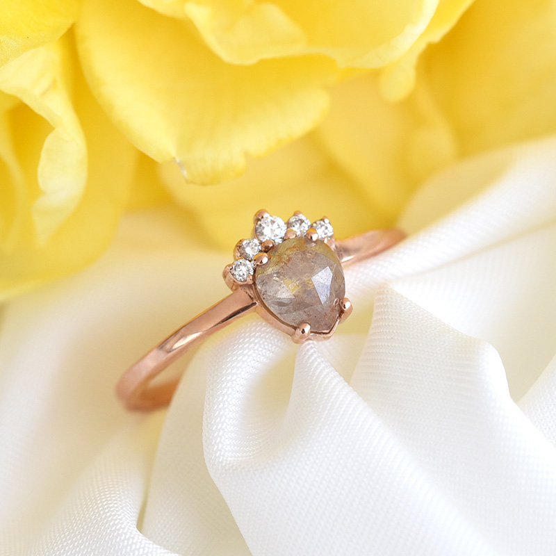 Dokonalý zásnubný prsteň so svetlo ružovým diamantom 82534