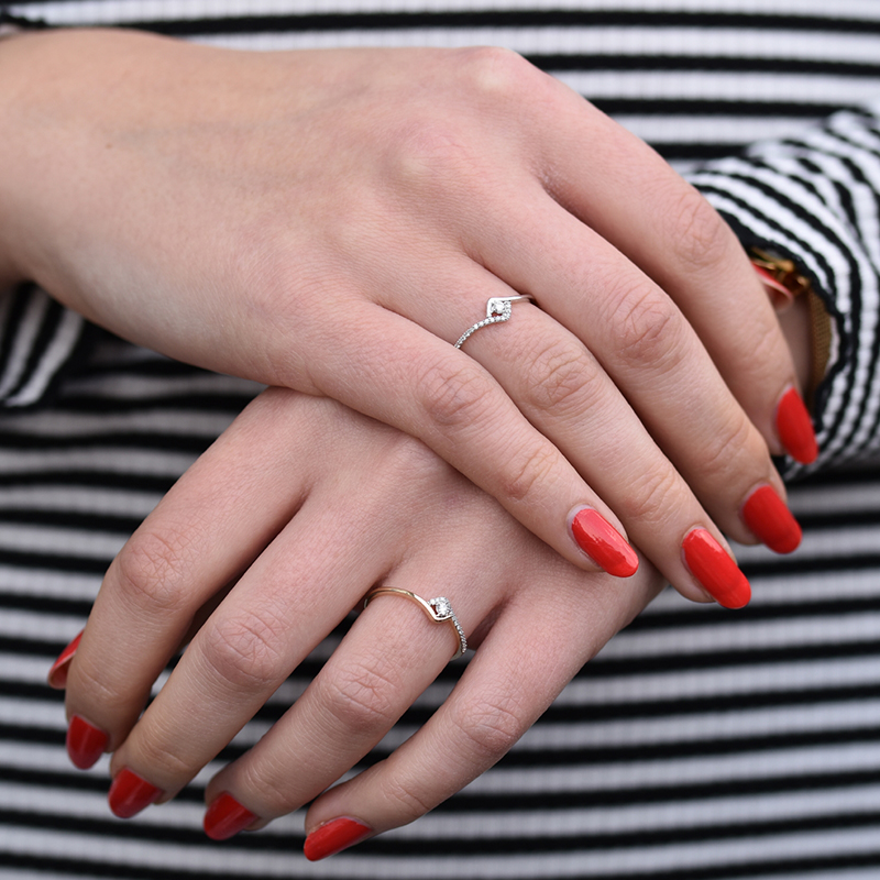 Strieborný romantický prsteň s lab-grown diamantmi Huber 104555