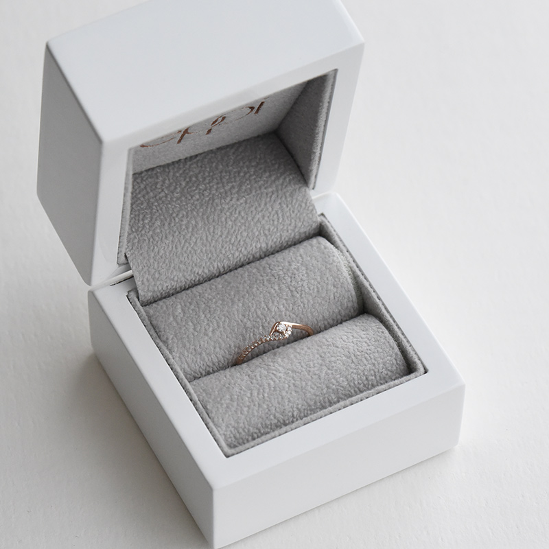 Strieborný romantický prsteň s lab-grown diamantmi Huber 104565