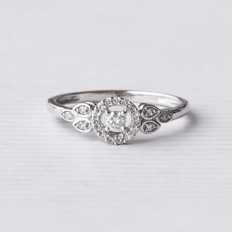Strieborný halo prsteň s lab-grown diamantmi Connah 104705
