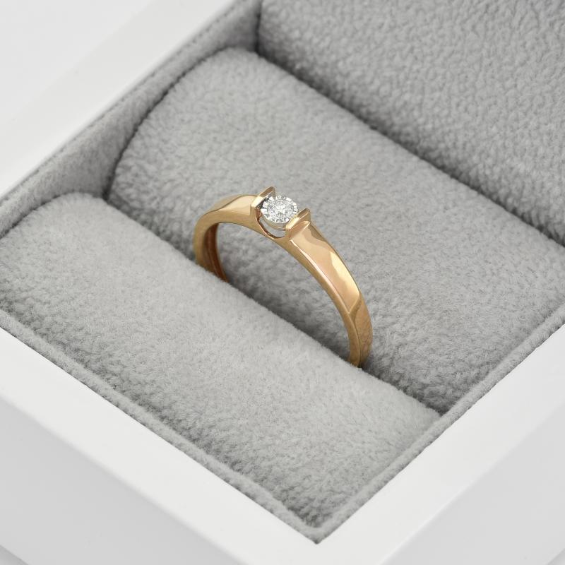 Elegantný zásnubný prsteň s moissanitom Sierra 105235