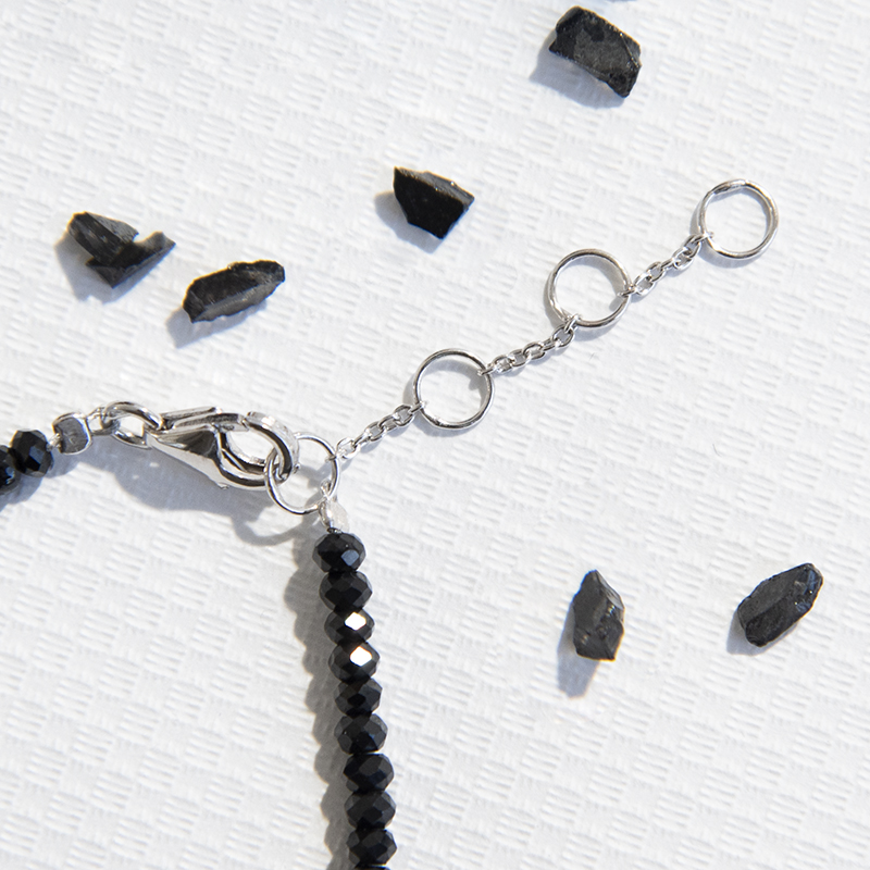 Strieborný náramok s perlou a spinelovými korálkami Kylo 109205