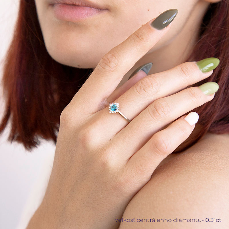 Zásnubný prsteň s certifikovaným fancy blue lab-grown diamantom Kascha 114155