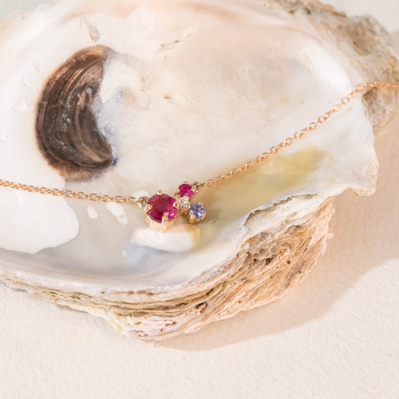 Strieborný cluster náhrdelník s turmalínom, tanzanitom, rubínom a diamantom Maizie 116145