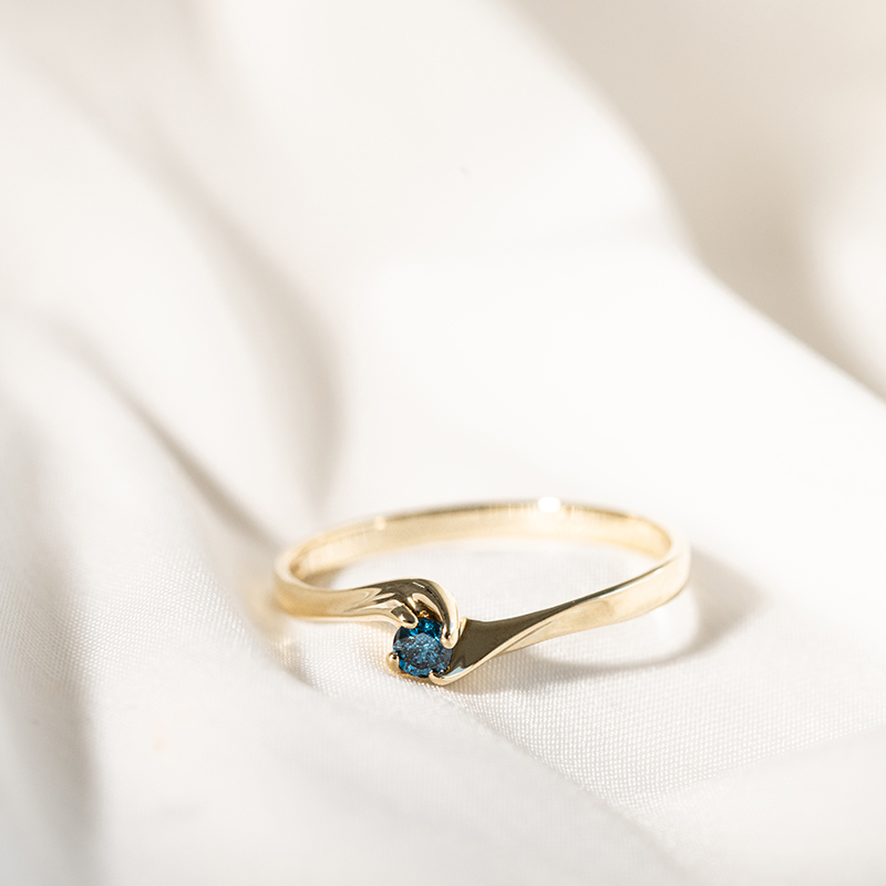 Zlatý zásnubný prsteň s modrým diamantom Natty 119835