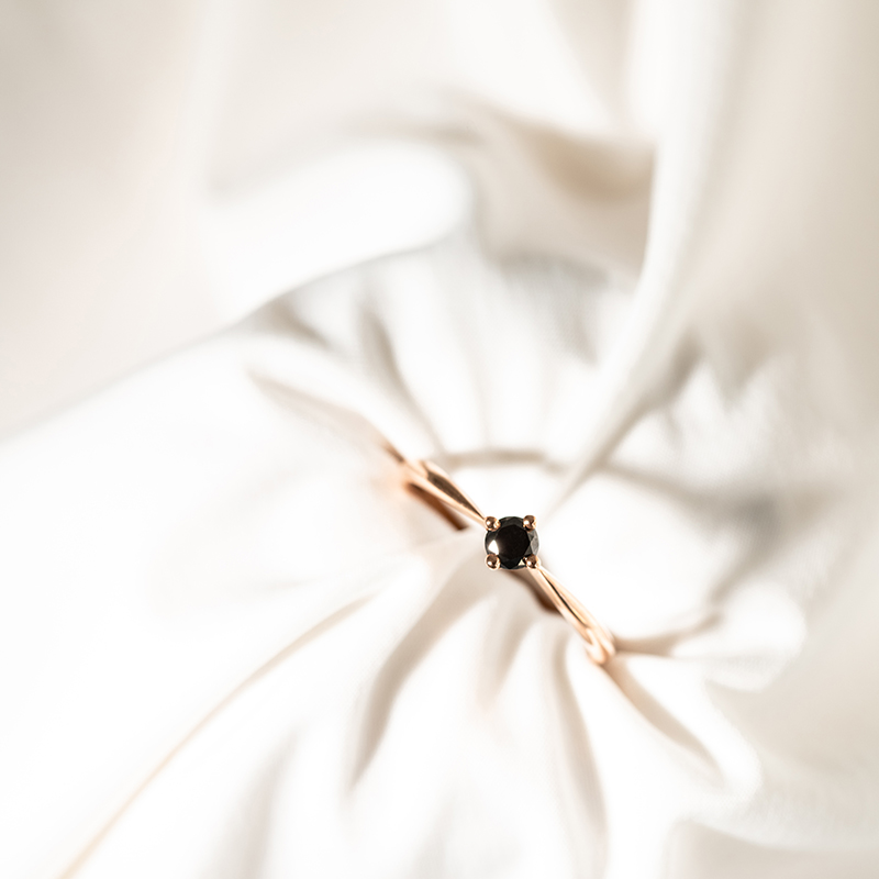 Zásnubný prsteň s čiernym diamantom Carrey 119845