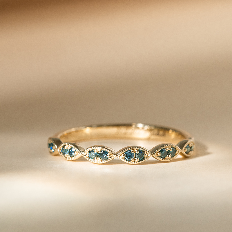 Nežný eternity prsteň zo zlata s modrými diamantmi Jelani 120355
