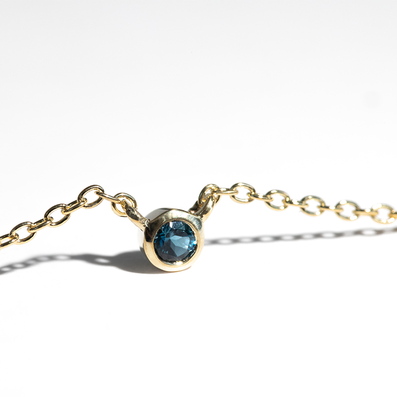 Strieborný minimalistický náhrdelník s londýnským topásom Vieny 124245