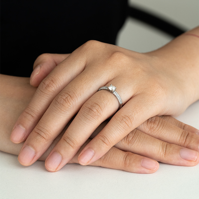 Zásnubný prsteň s lab-grown diamantmi Ranamie 125435