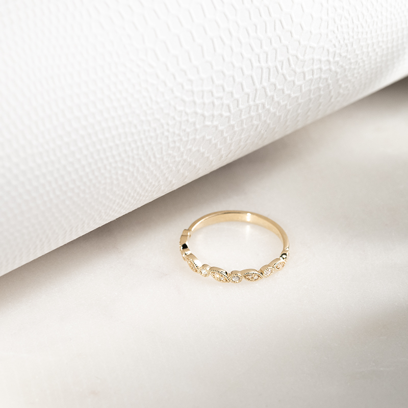 Zlatý vintage prsteň s diamantmi a zlatý komfortný svadobný prsteň Lyla 133105