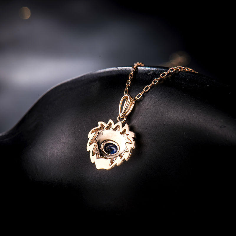 Zlatý náhrdelník so zafírom a diamantmi v tvare leva Lion 18355