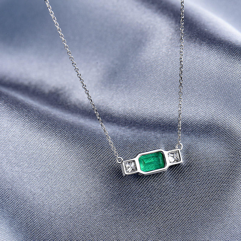 Emerald smaragd 18495