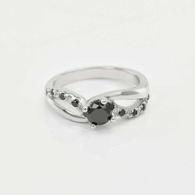 Zásnubný prsteň s čiernymi a bielymi diamantmi 24205