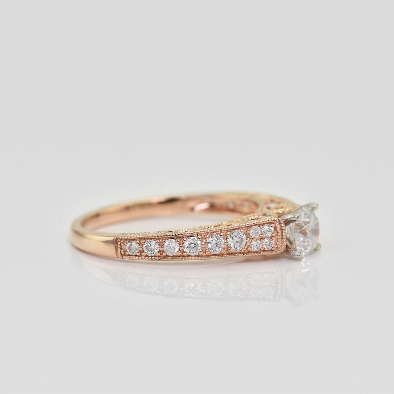 Vintage zásnubný prsteň s diamantmi a moissanitom 36725