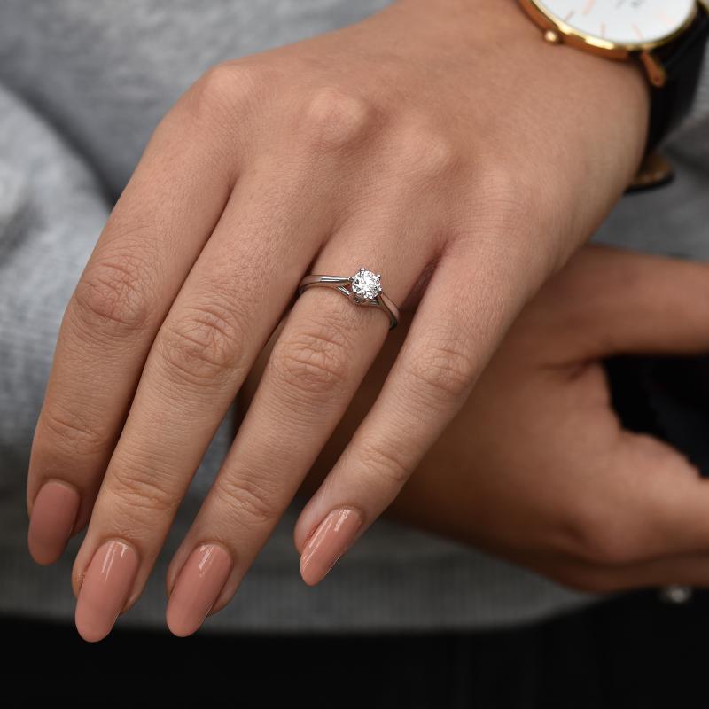 Zásnubný prsteň s diamantom 36785