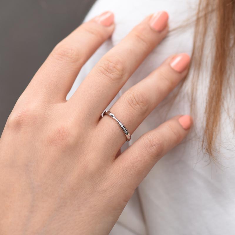 Minimalistický prsteň s diamantmi 47025