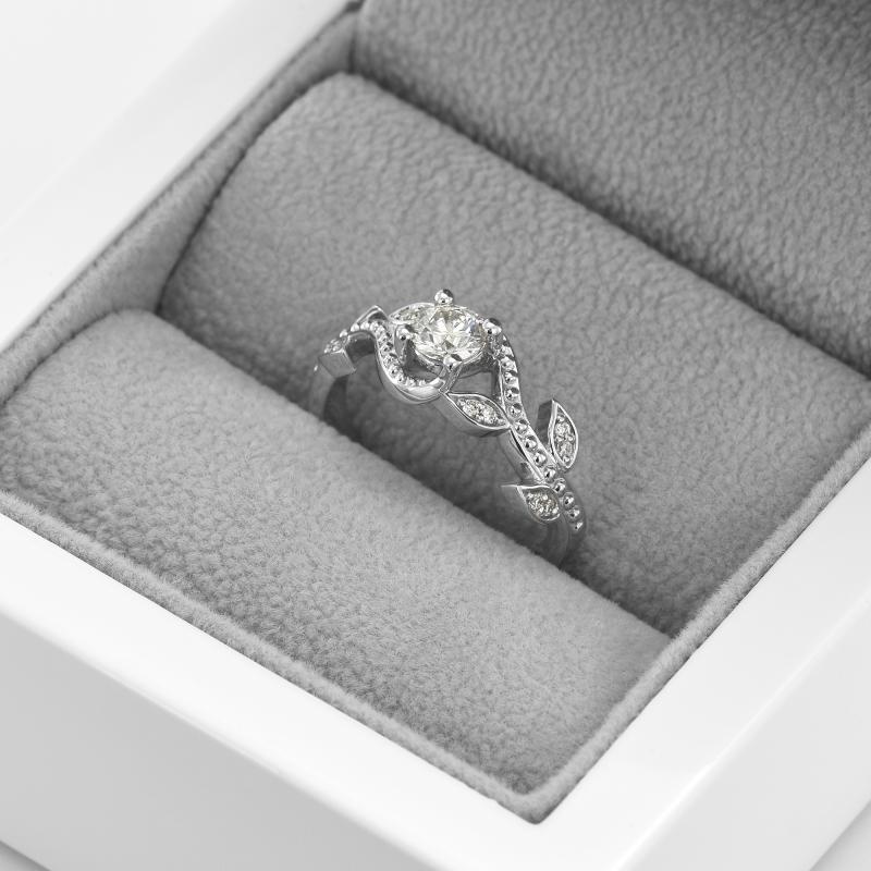 Vintage prsteň s diamantmi z bieleho zlata 47255