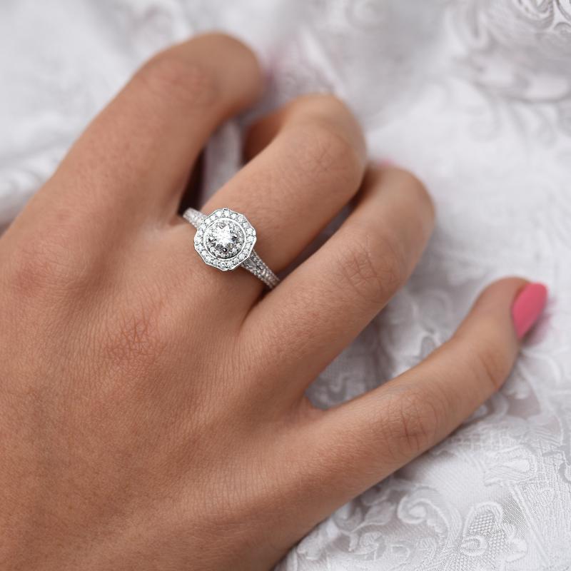 Extravagantný diamantový zásnubný prsteň 48175
