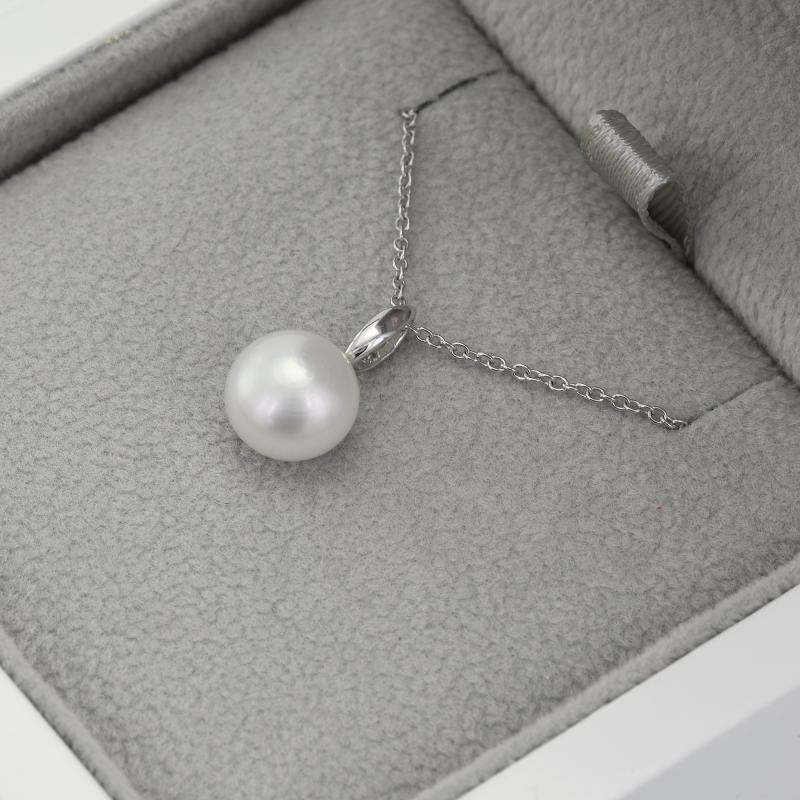 Elegantný zlatý náhrdelník s perlou 50235