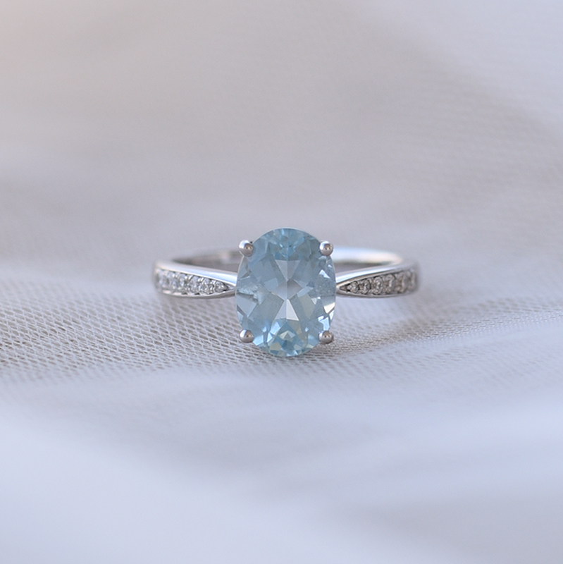 Zlatý akvamarínový prsteň s diamantmi 62035