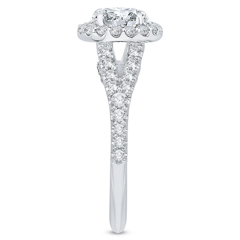 Romantický zásnubný prsteň v halo štýle s diamantmi