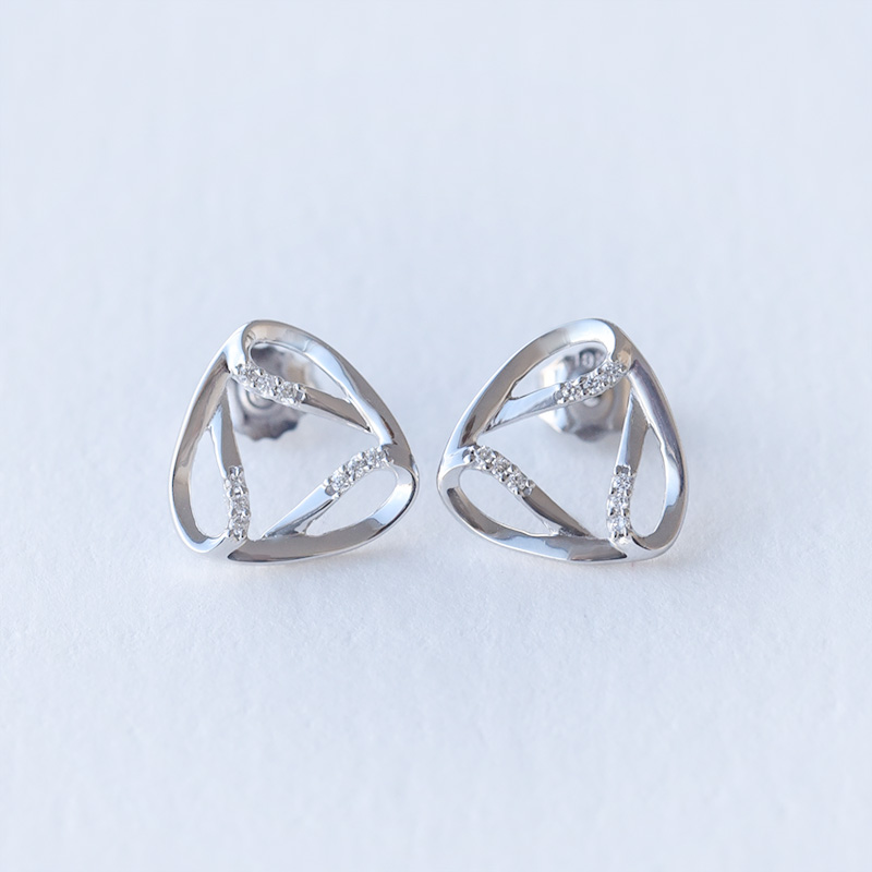 Diamanty v náušnicích 92515