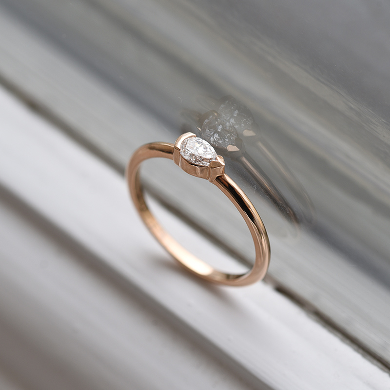 Zlatý prsteň s pear certifikovaným diamantom 100286