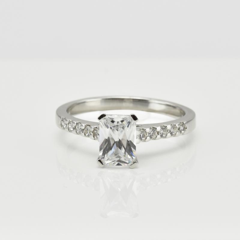Zásnubný prsteň s diamantmi 10886