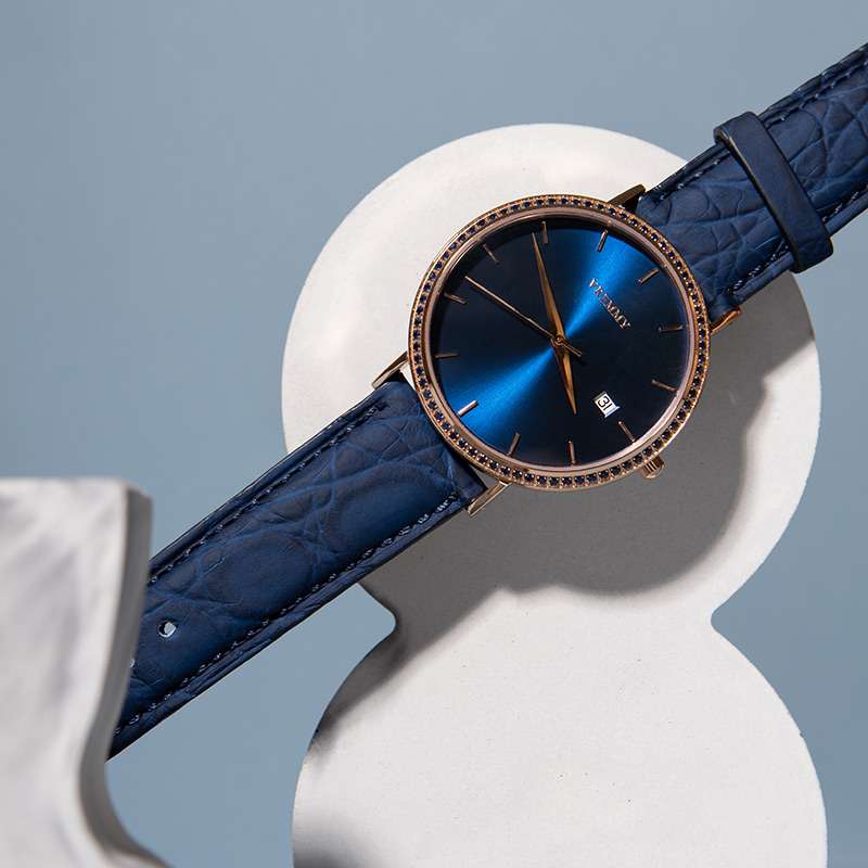 Luxusné hodinky so švajčiarskym strojčekom a dátumom Sailor 110796